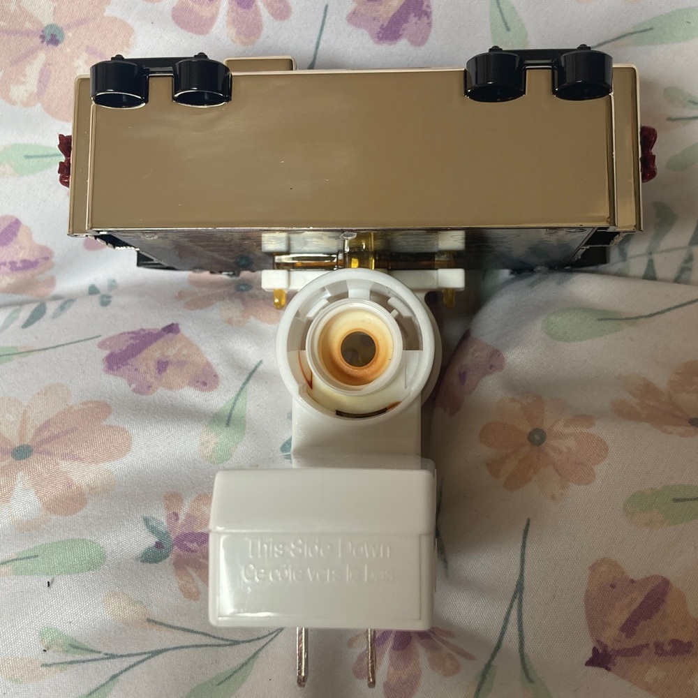 Bath & Body Works Reindeer Train Trolley Light Up Projector Wallflower Plug-In - Picture 4 of 6